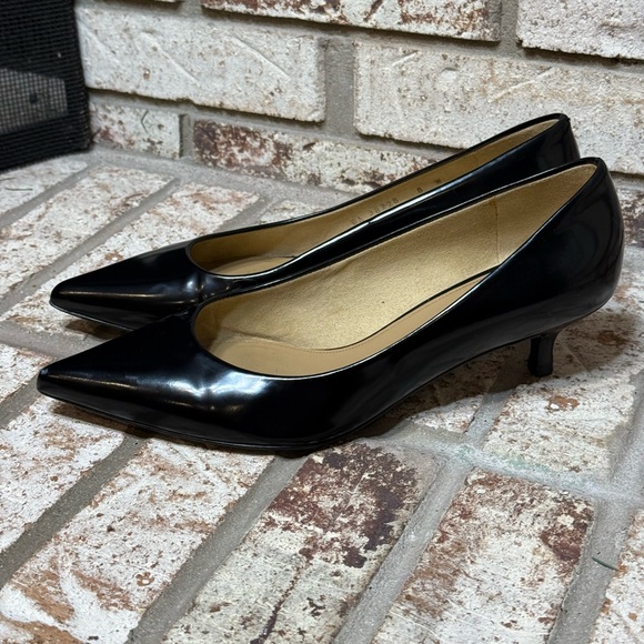 Coach Black Patent Leather Kitten Heels Pointed Toe Size 8 Worn Twice Like New - Picture 3 of 9